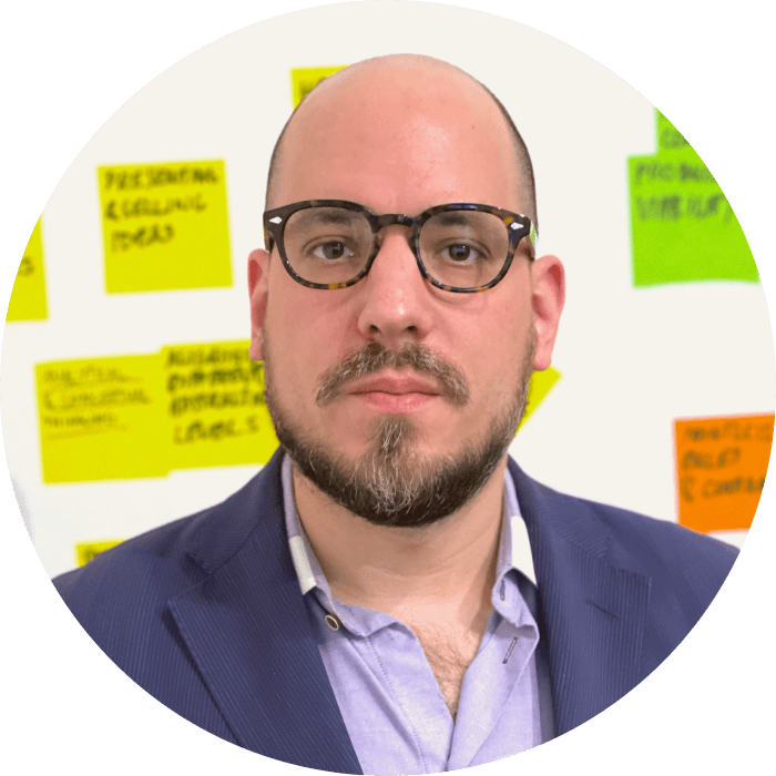 Portrait photo of Kristof Gatter